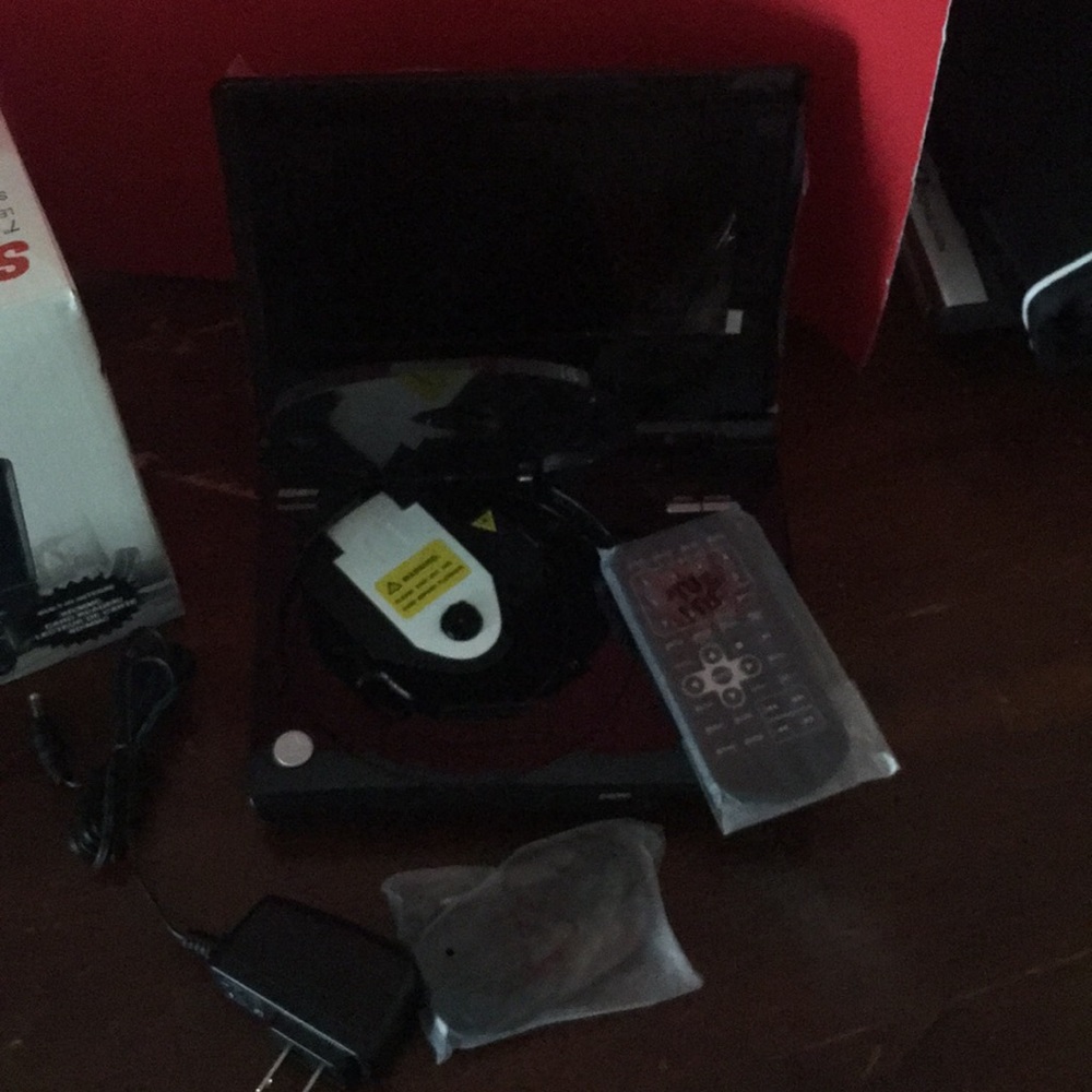 Portable DVD Player - Picture 2 of 4
